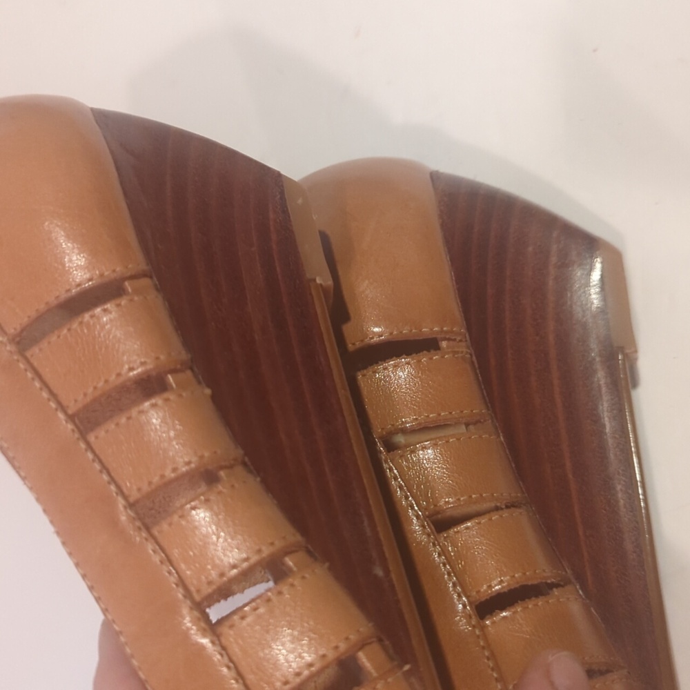 NWOT Bass Tan Leather Wedge Slip-on Pump - Picture 9 of 12